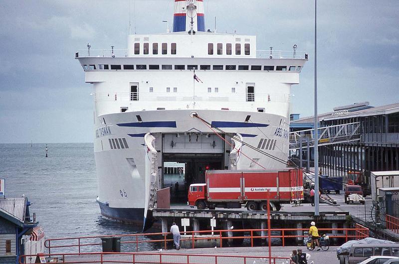 WT 0400 074-10 Australia.jpg